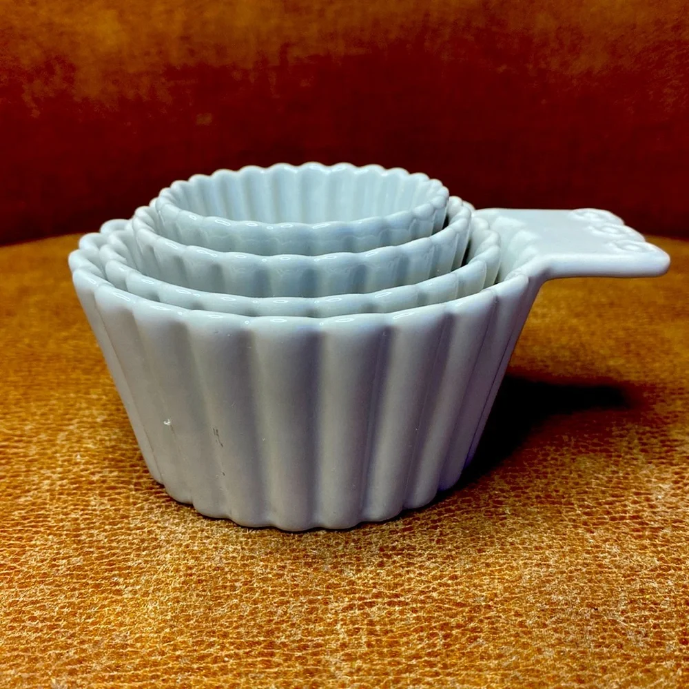 Ciroa Sweet Shop Opalescent Cup Cake Holder Type Graduated Measuring Cups EUC